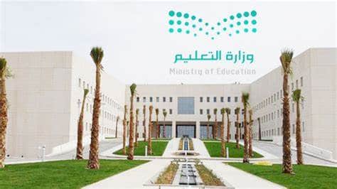 اخذ اللقاح قبل العودة الى مقاعد الدراسة
